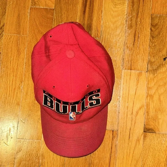 Vintage Chicago Bulls Basketball NBA Cap Hat Red/Black Snapback Collectible - Picture 5 of 16